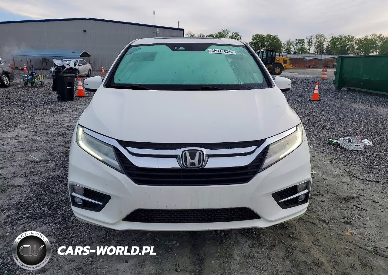 2018 Honda Odyssey Elite VIN:5FNRL6H96JB000561 - 5