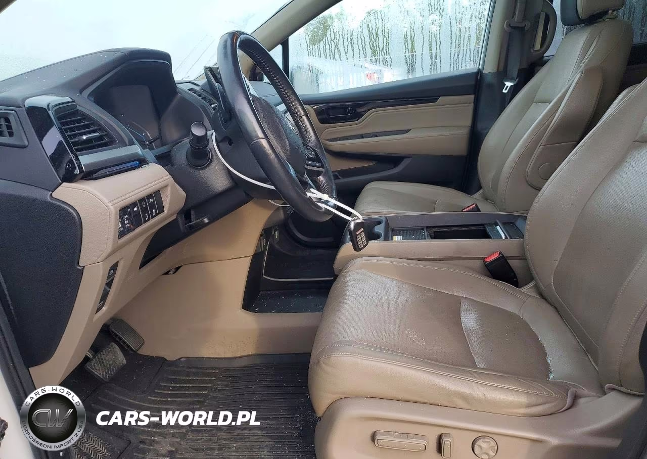 2018 Honda Odyssey Elite VIN:5FNRL6H96JB000561 - 7