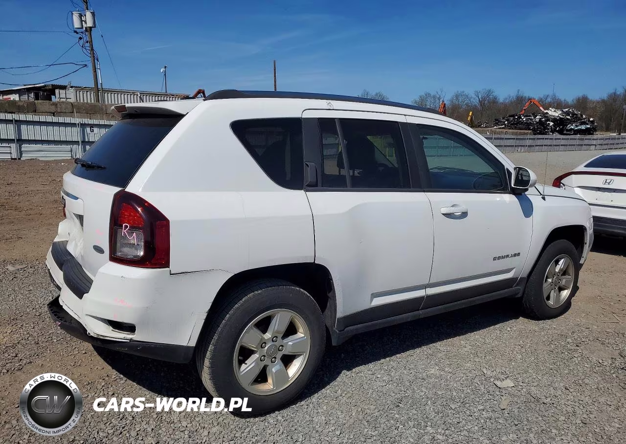 2014 Jeep Compass Latitude VIN:1C4NJCEA0ED606713 - 3