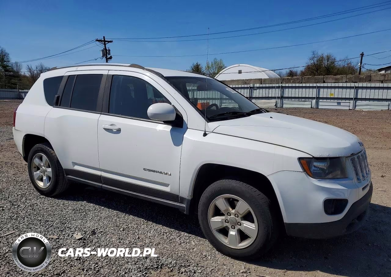 2014 Jeep Compass Latitude VIN:1C4NJCEA0ED606713 - 4