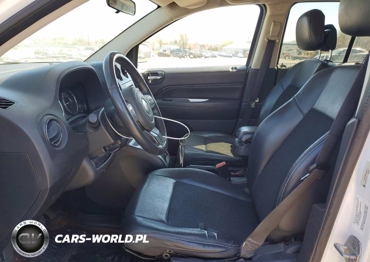 2014 Jeep Compass Latitude VIN:1C4NJCEA0ED606713 - 7