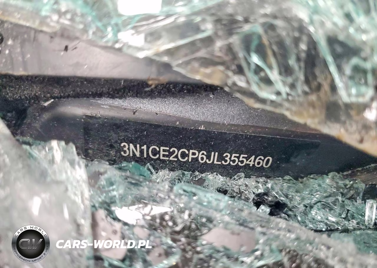 2018 Nissan Versa Note S VIN:3N1CE2CP6JL355460 - 13