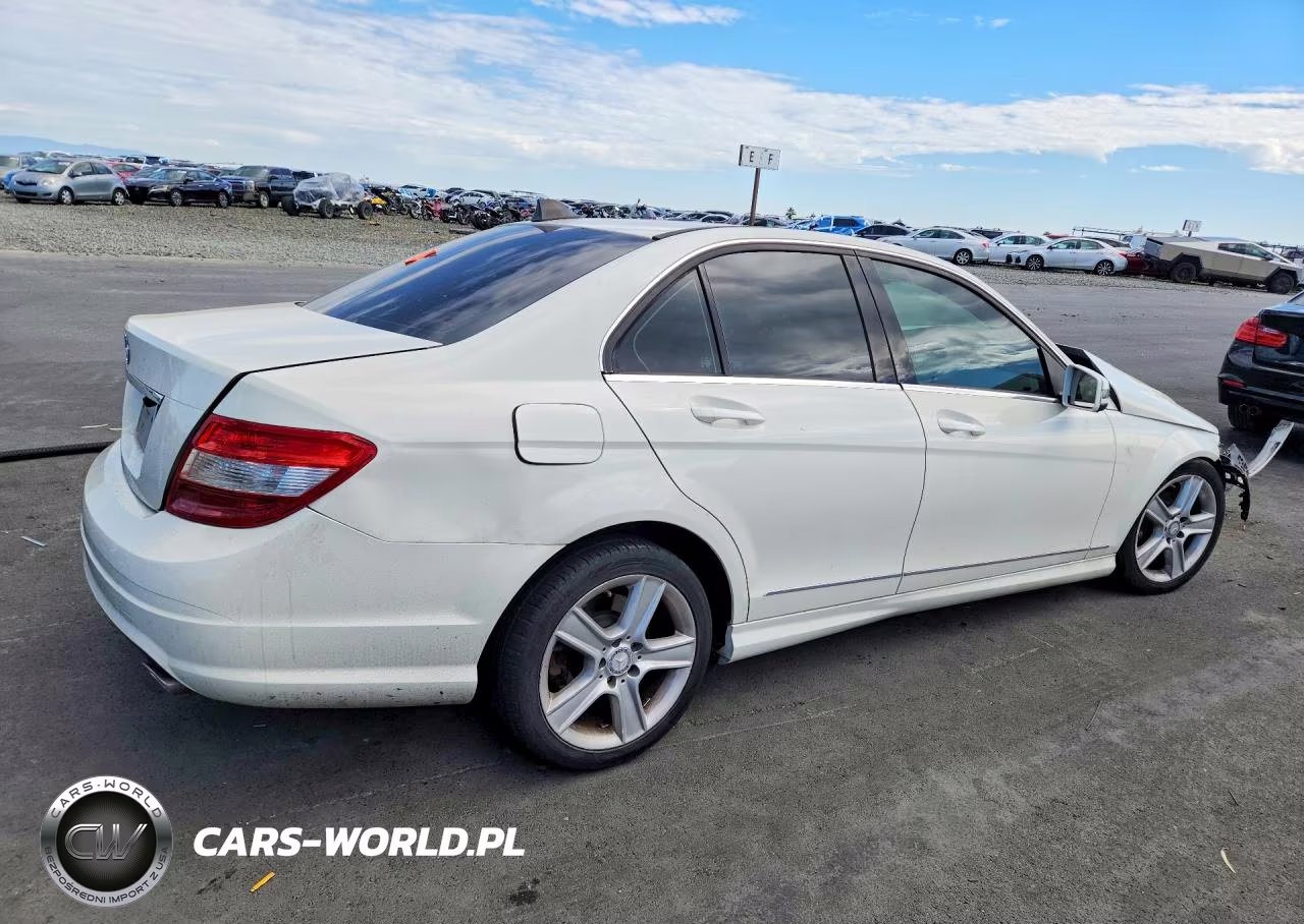 2011 Mercedes-Benz C 300 VIN:WDDGF5EB5BA414026 - 3