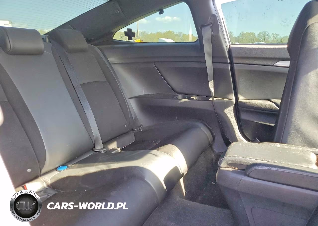 2019 Honda Civic Sport VIN:2HGFC4B81KH301808 - 10