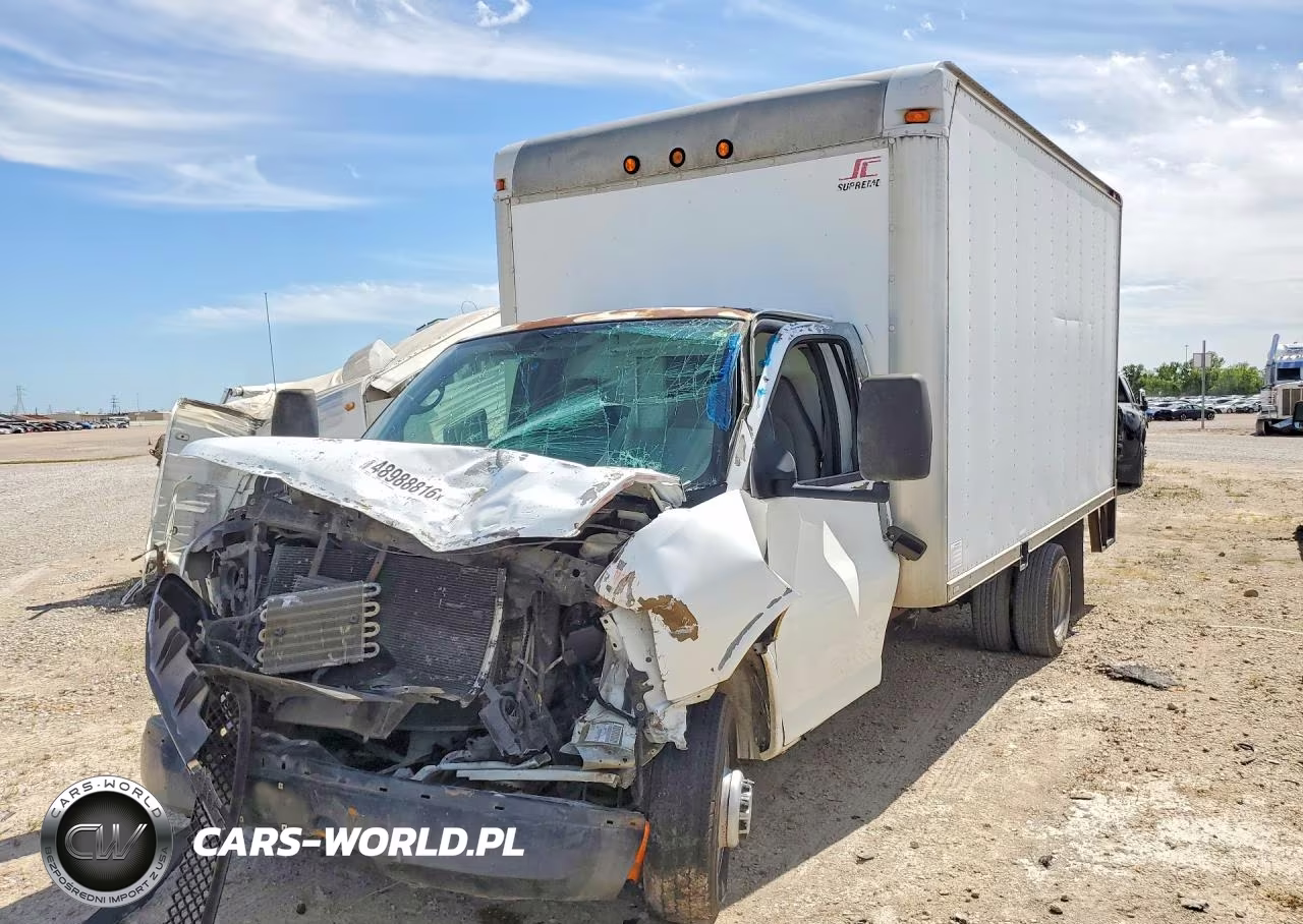 2009 Chevrolet Express Box Truck