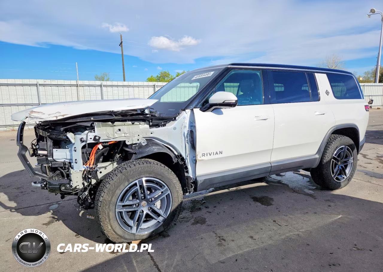 2025 Rivian R1S Adventure
