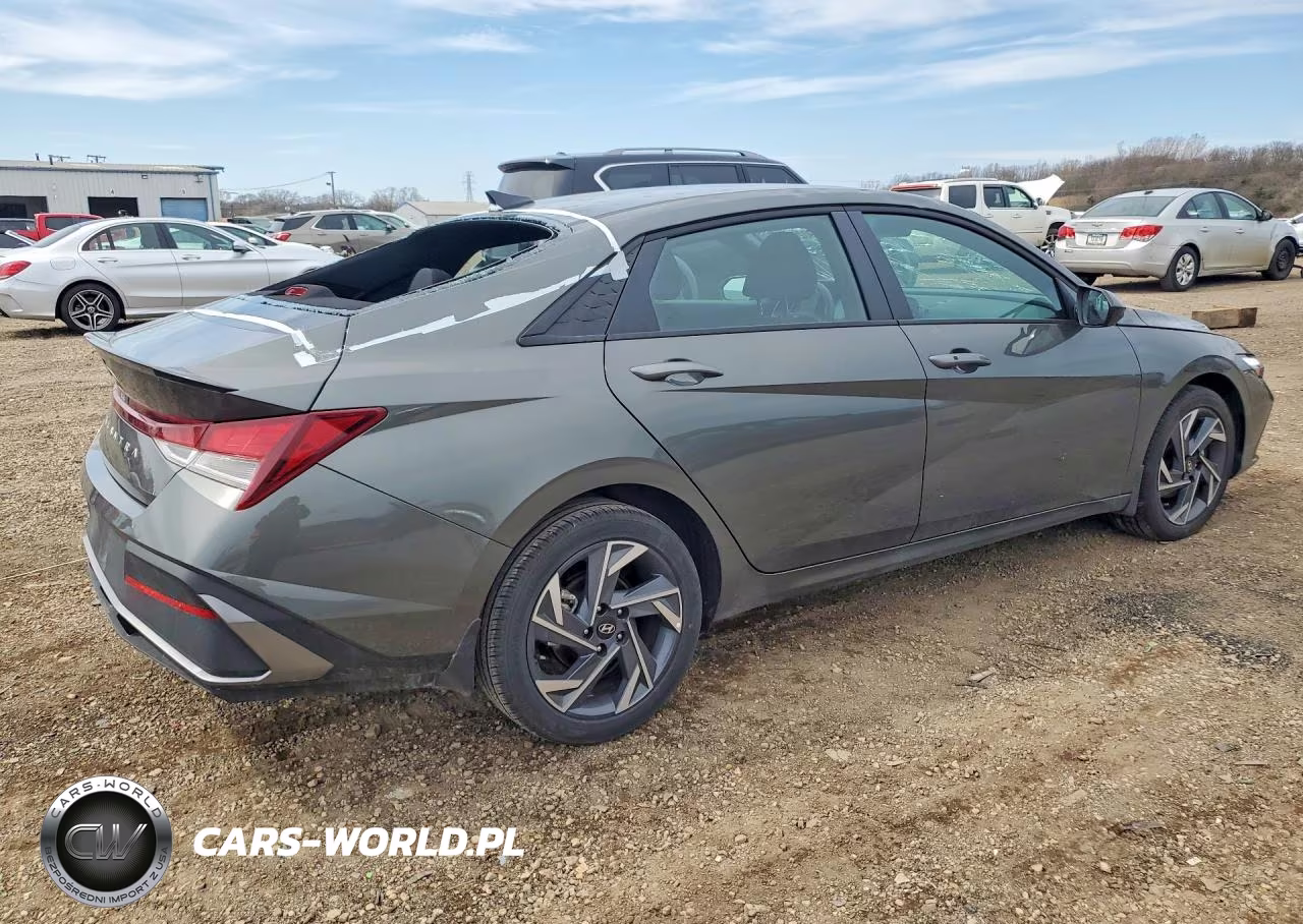 2025 Hyundai Elantra Sel Sport VIN:KMHLM4DG1SU068749 - 3
