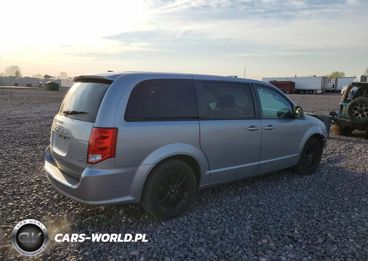 2019 Dodge Grand Caravan Gt VIN:2C4RDGEG5KR764882 - 3