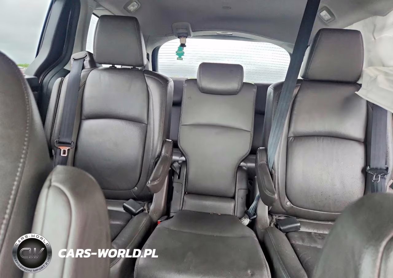 2018 Honda Odyssey Touring VIN:5FNRL6H87JB030403 - 10