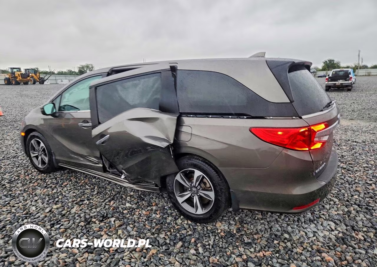 2018 Honda Odyssey Touring VIN:5FNRL6H87JB030403 - 2
