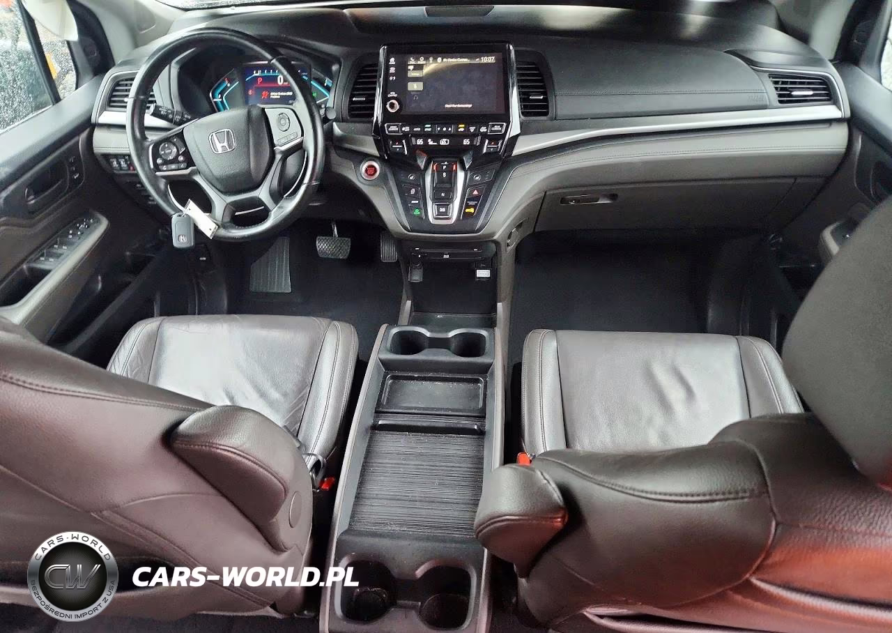 2018 Honda Odyssey Touring VIN:5FNRL6H87JB030403 - 8