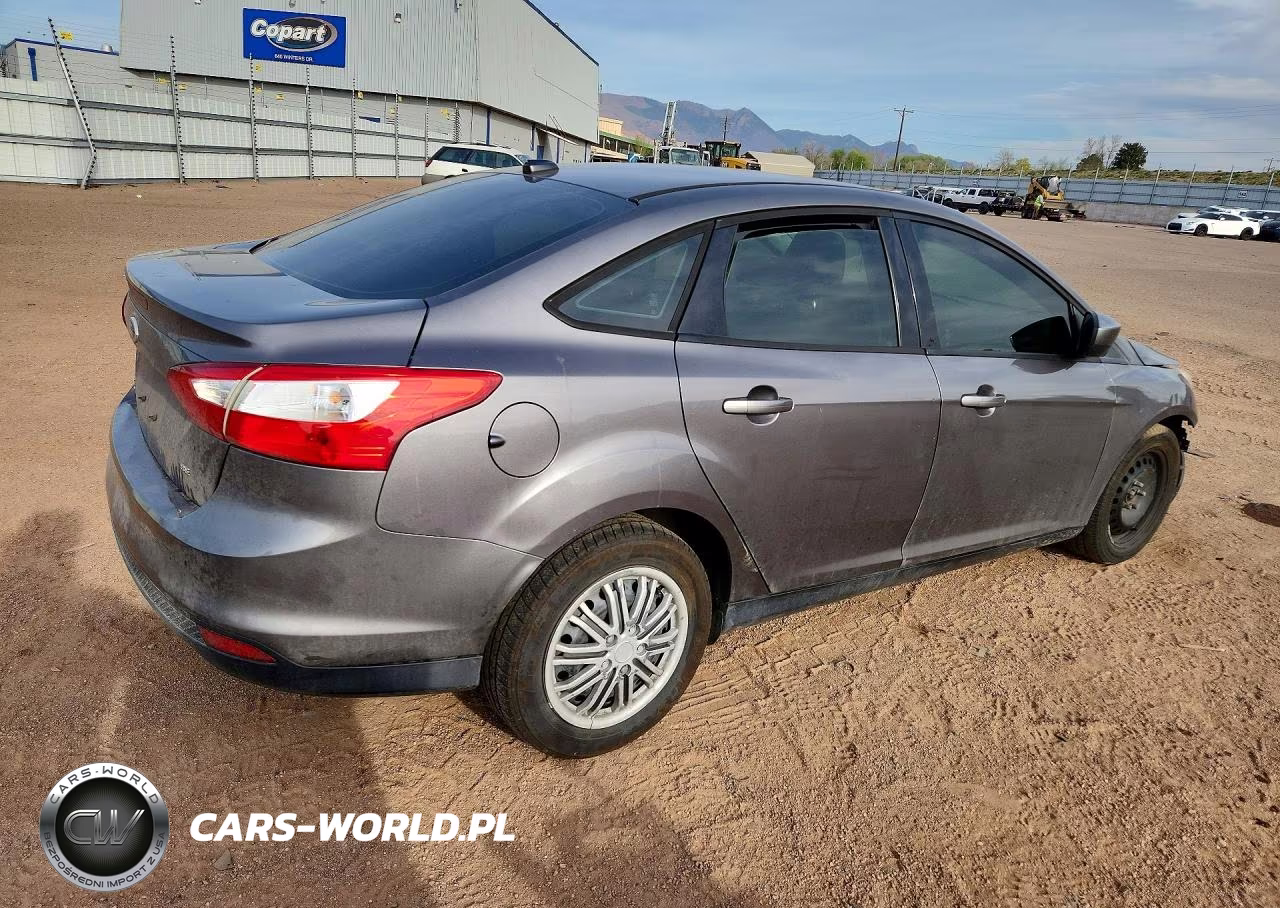 2012 Ford Focus Se VIN:1FAHP3F29CL211635 - 3