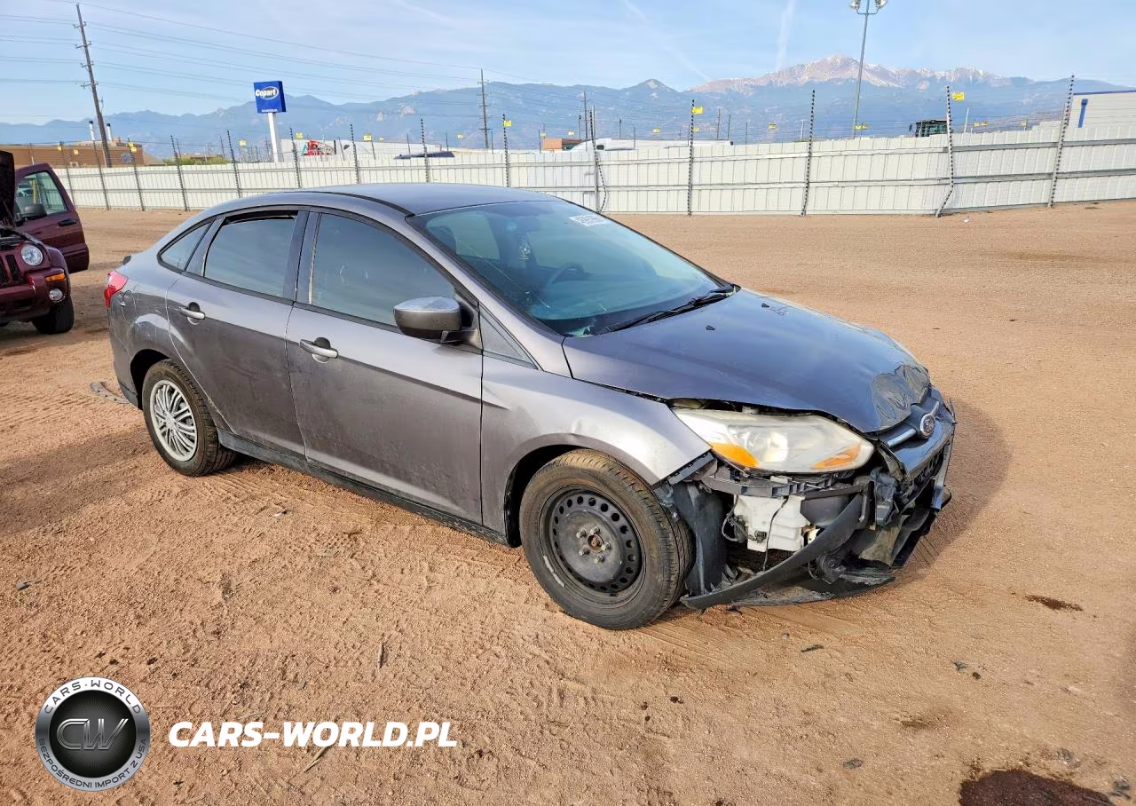 2012 Ford Focus Se VIN:1FAHP3F29CL211635 - 4