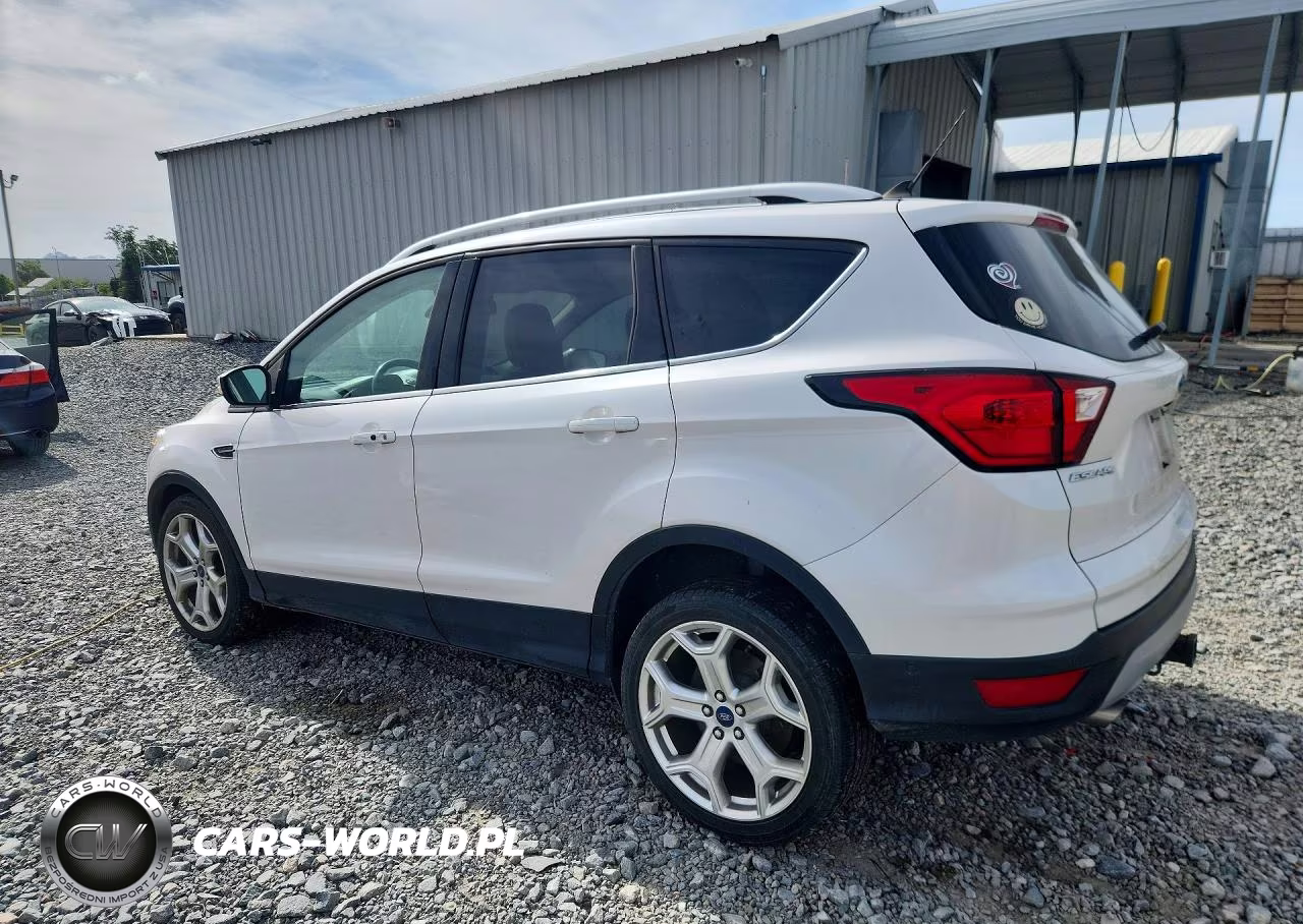 2019 Ford Escape Titanium VIN:1FMCU0J9XKUA02084 - 2