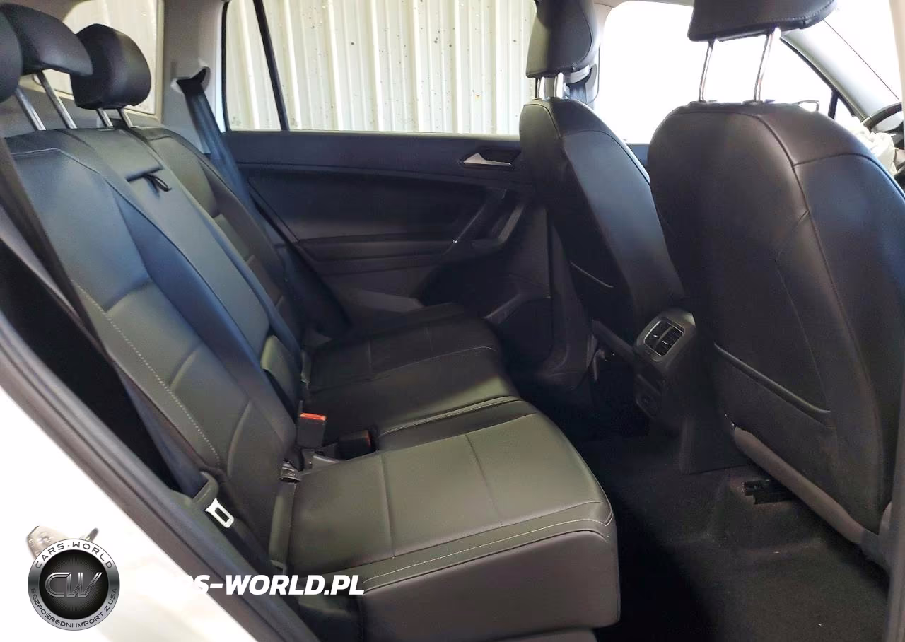 2018 Volkswagen Tiguan Se VIN:3VV2B7AX0JM184718 - 10