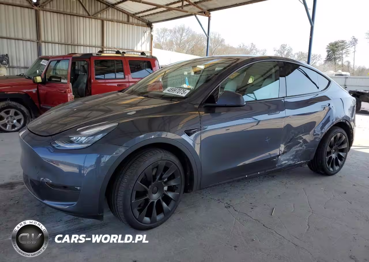 TESLA MODEL Y