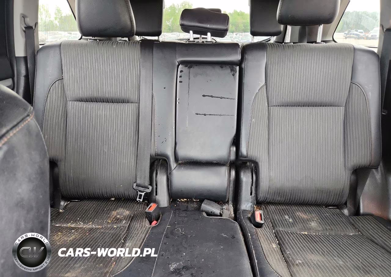 2019 Toyota Highlander Le Plus VIN:5TDZZRFH3KS293438 - 10