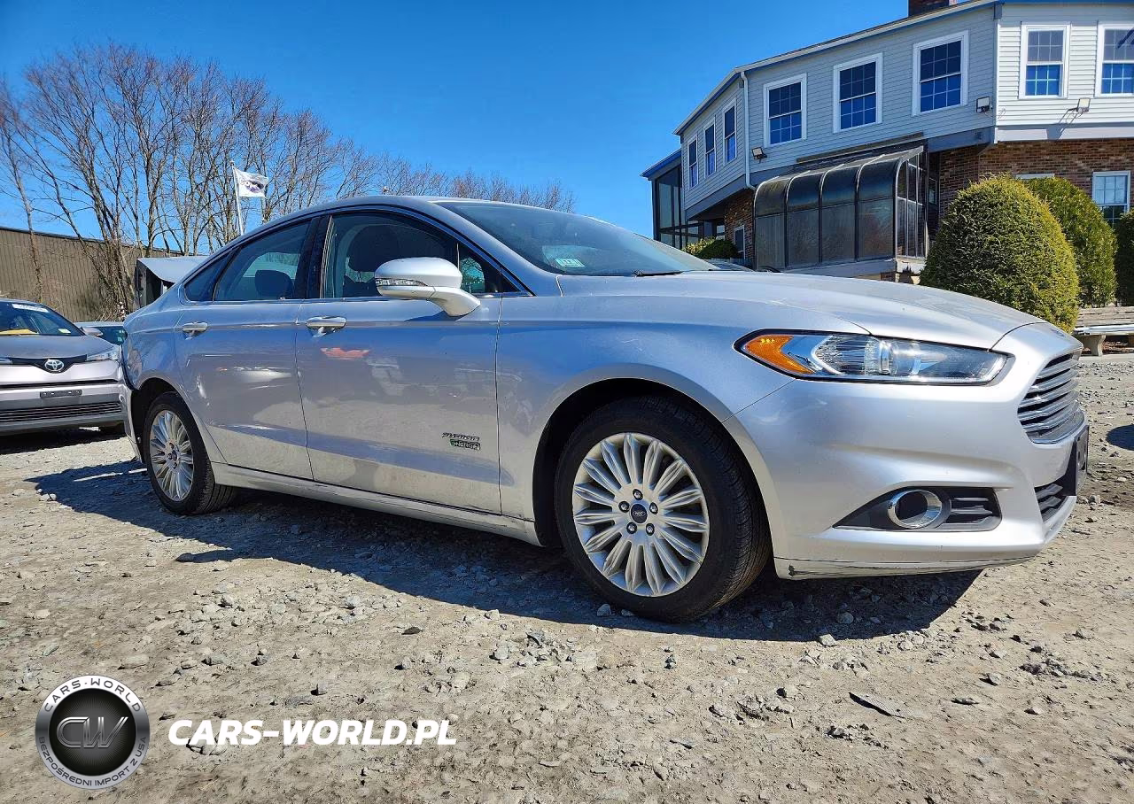2015 Ford Fusion Se Phev VIN:3FA6P0PU2FR310549 - 4