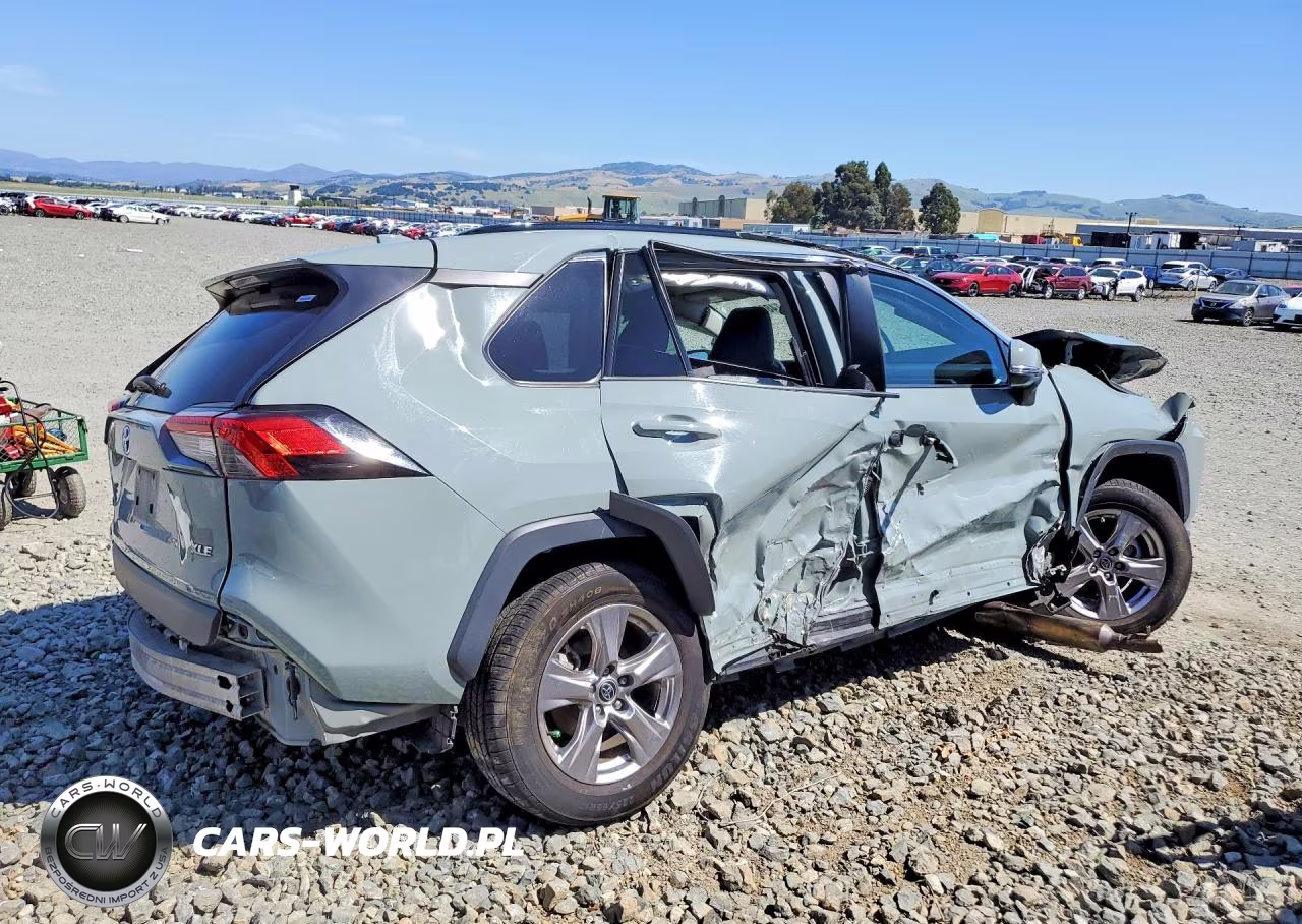 2022 Toyota Rav4 Xle VIN:2T3W1RFV6NW213343 - 3