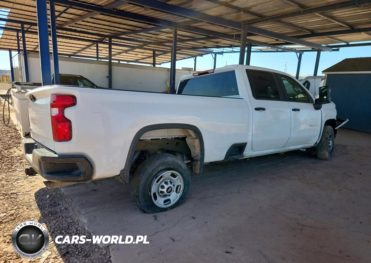 2024 Chevrolet Silverado C2500 Heavy Duty VIN:1GC4WLE79RF374236 - 3