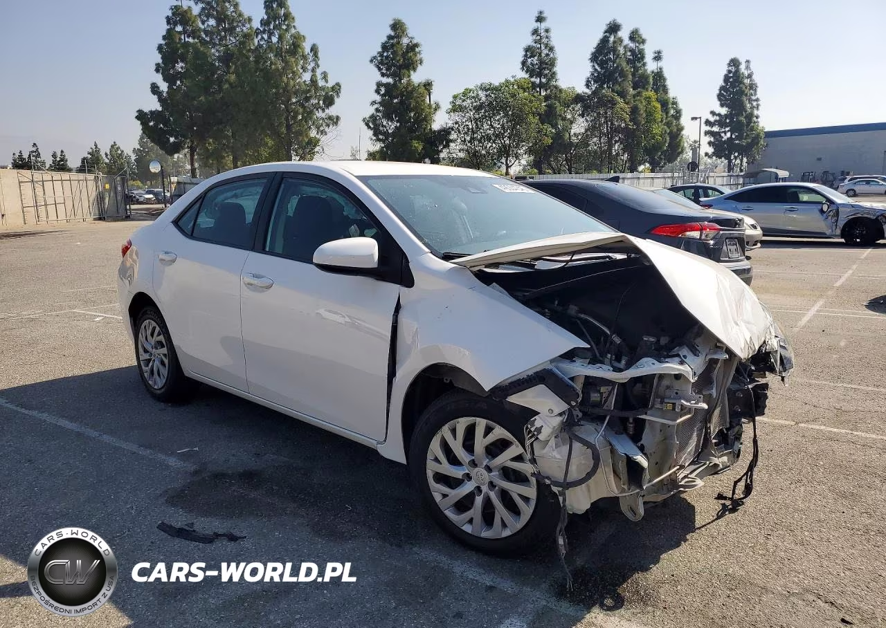 2018 Toyota Corolla Le VIN:5YFBURHE5JP855625 - 4