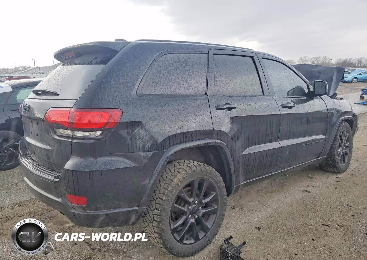 2020 Jeep Grand Cherokee Laredo VIN:1C4RJFAG1LC445871 - 3