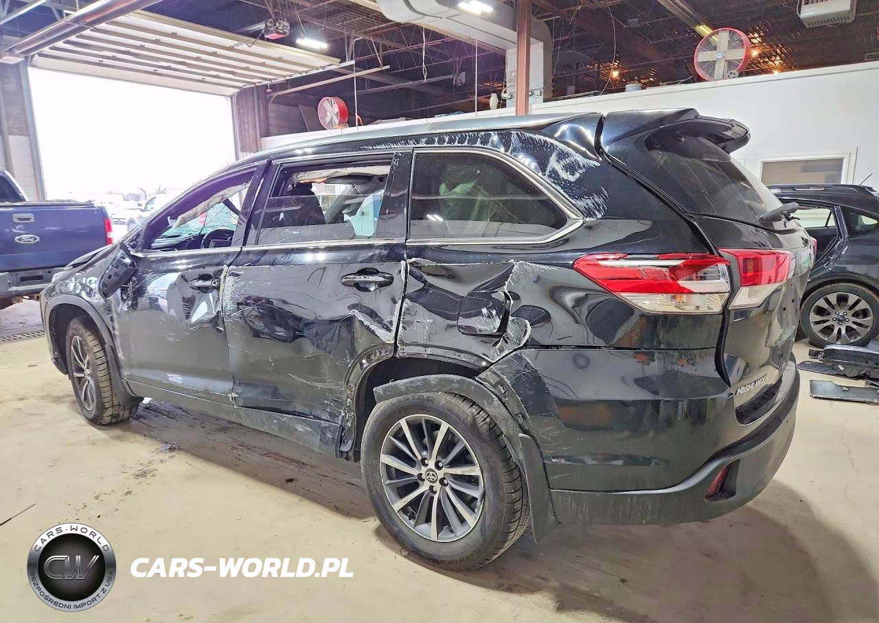 2017 Toyota Highlander Xle VIN:5TDJZRFH9HS451979 - 2