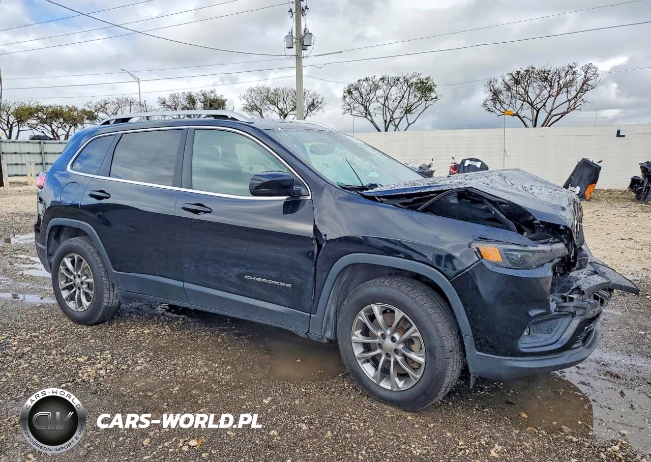2019 Jeep Cherokee Latitude Plus VIN:1C4PJMLX1KD114225 - 4