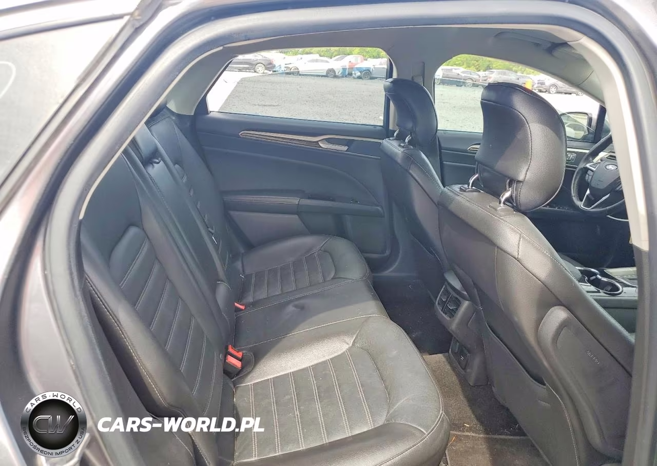 FORD FUSION SE VIN:3FA6P0HD8ER233828 - 10