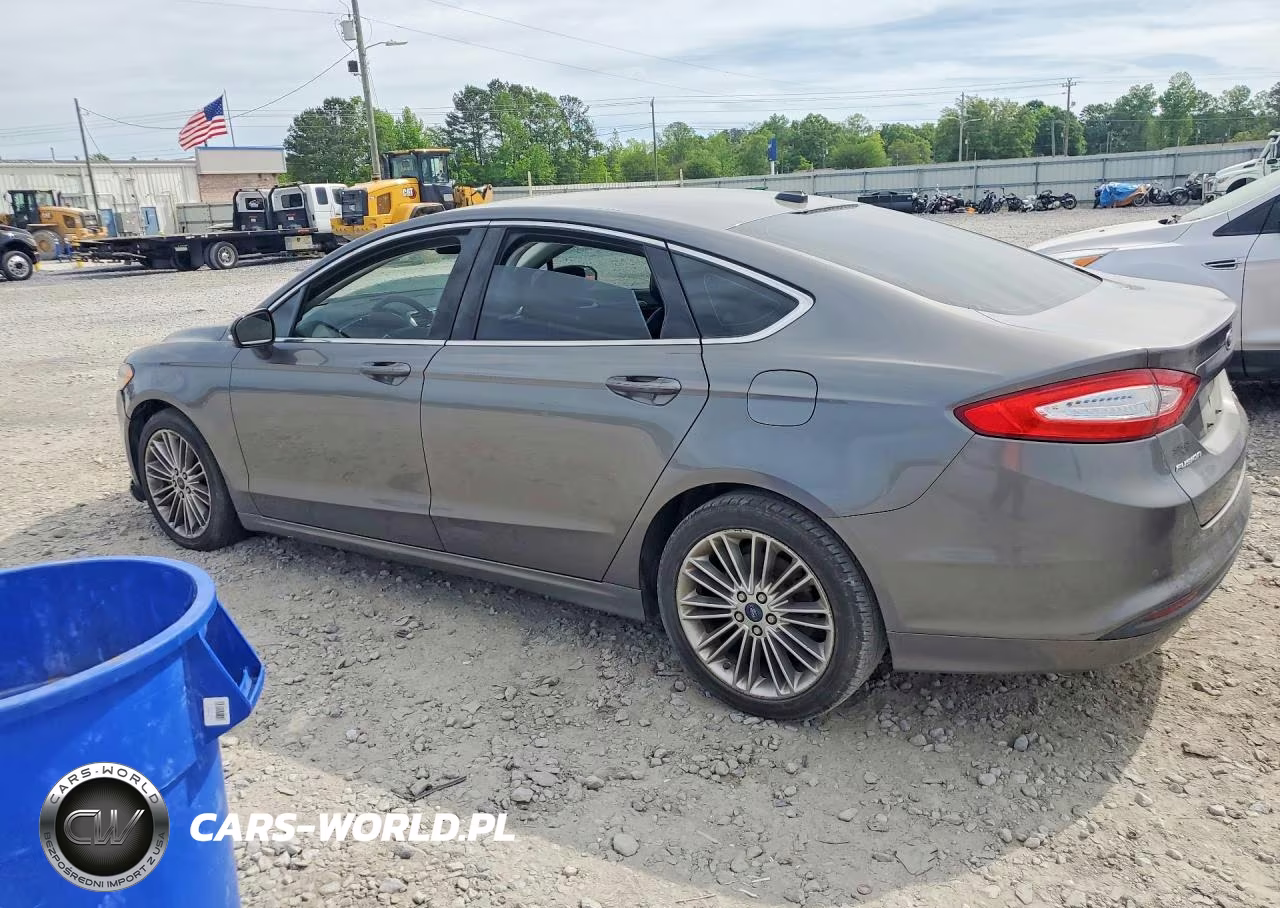 FORD FUSION SE VIN:3FA6P0HD8ER233828 - 2