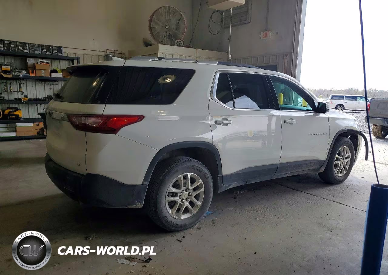 2018 Chevrolet Traverse Lt VIN:1GNERGKW7JJ266012 - 3