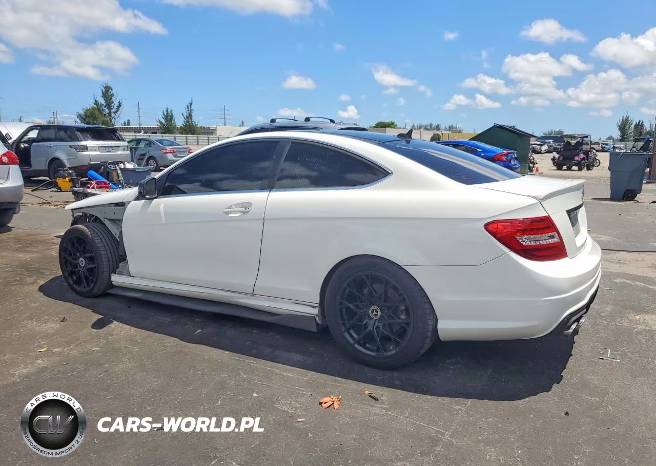 2014 Mercedes-Benz C 350 VIN:WDDGJ5HB1EG167681 - 2