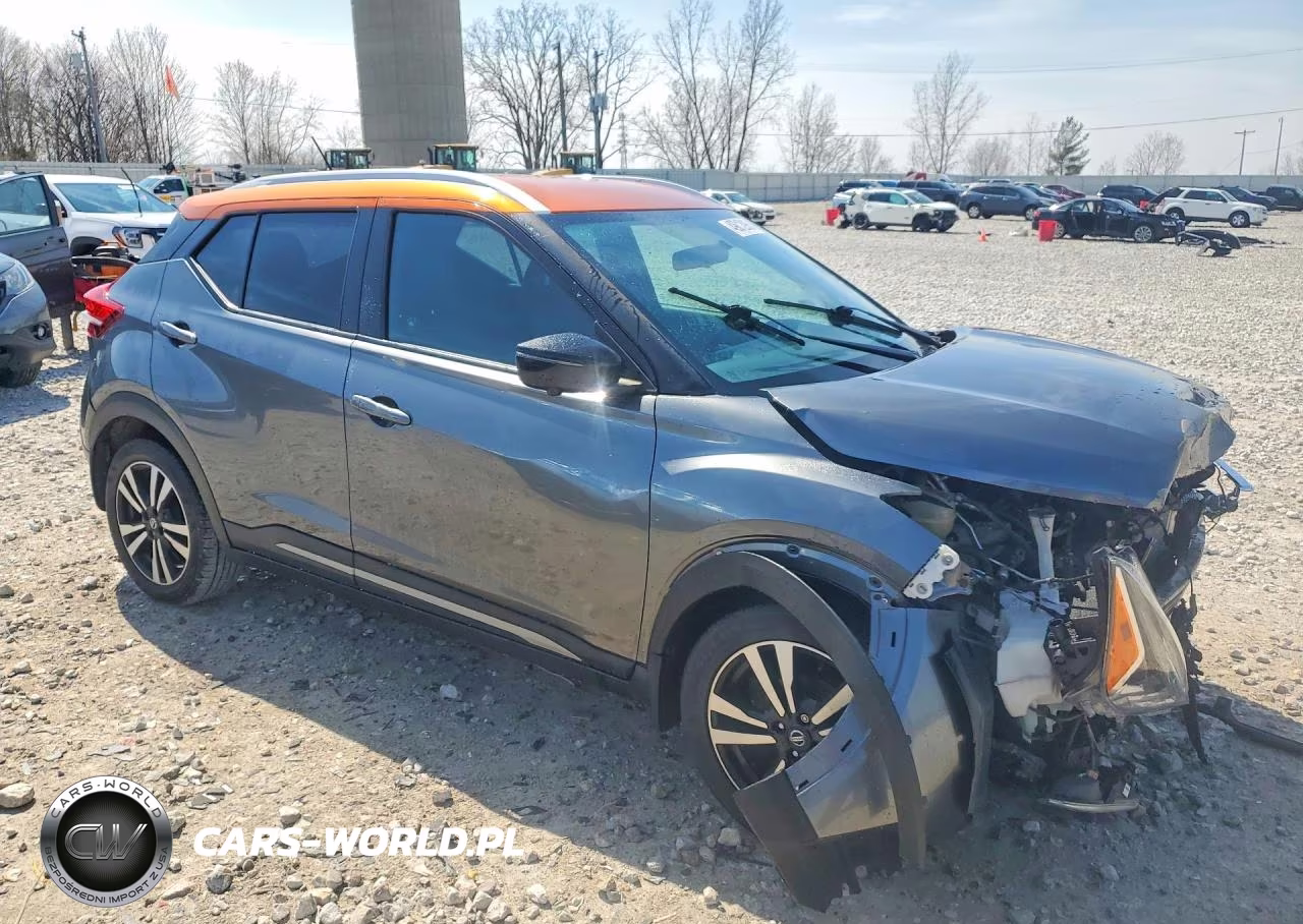 2019 Nissan Kicks S VIN:3N1CP5CU9KL532313 - 4