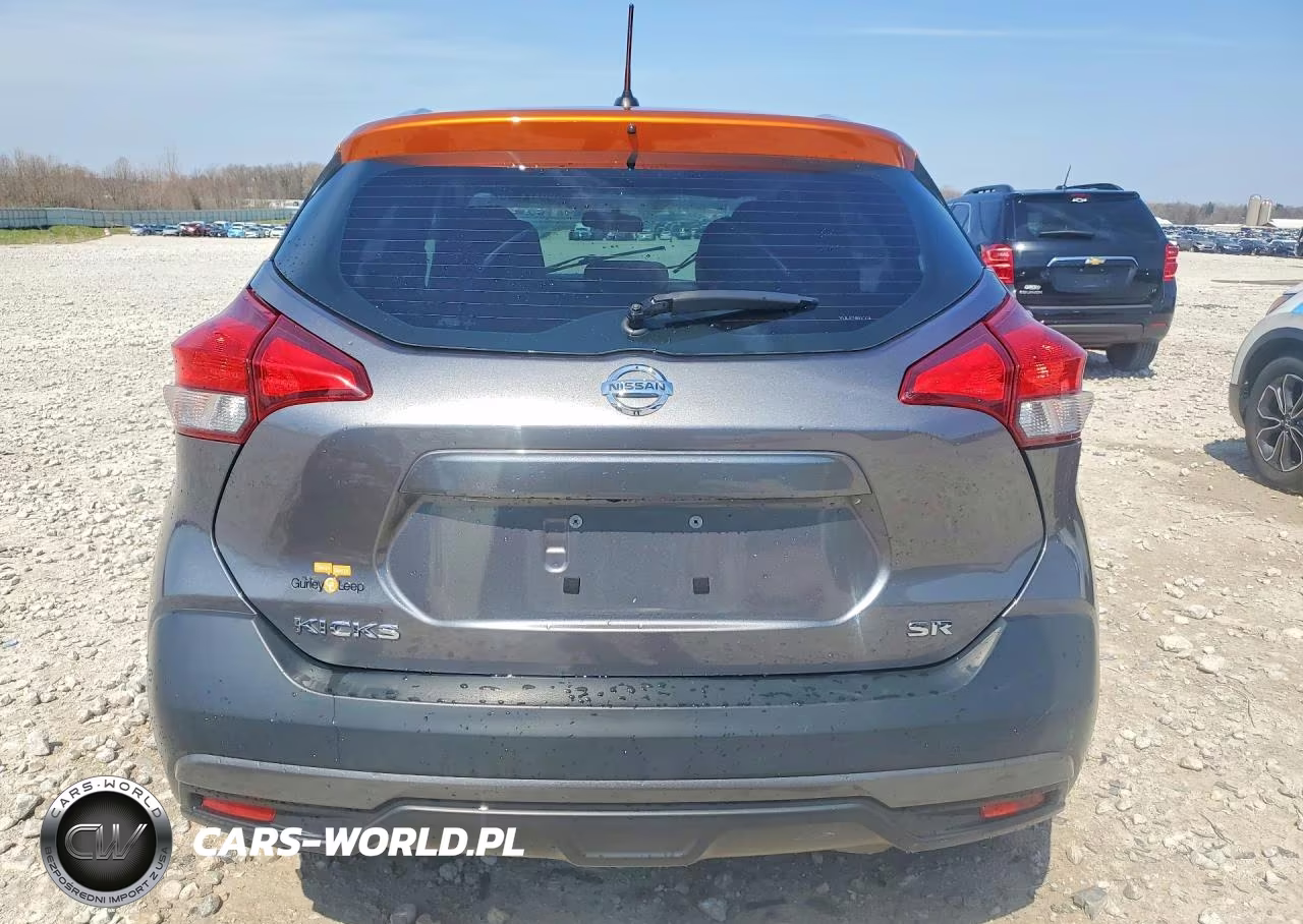 2019 Nissan Kicks S VIN:3N1CP5CU9KL532313 - 6