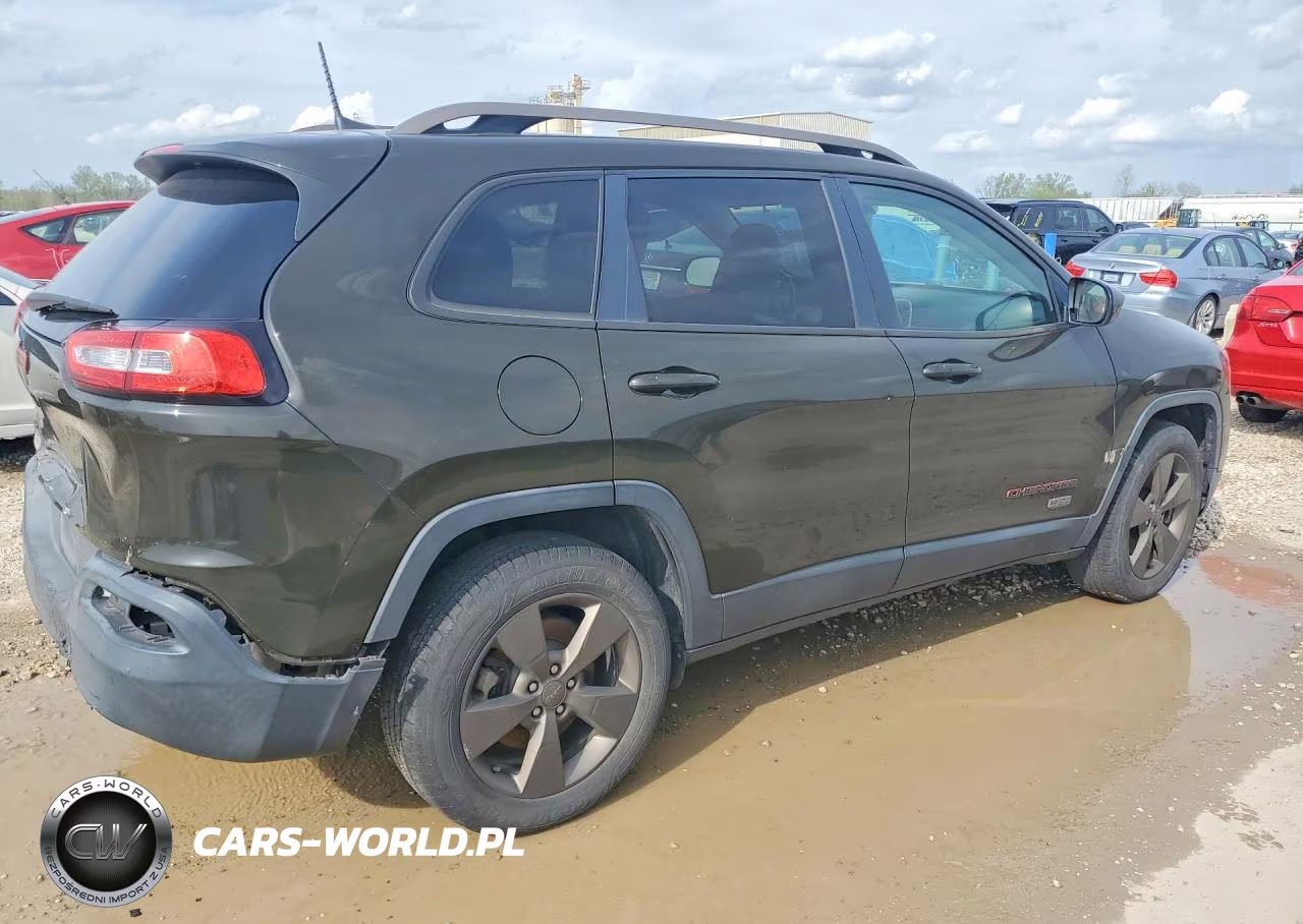 2016 Jeep Cherokee Latitude VIN:1C4PJMCB1GW300539 - 3