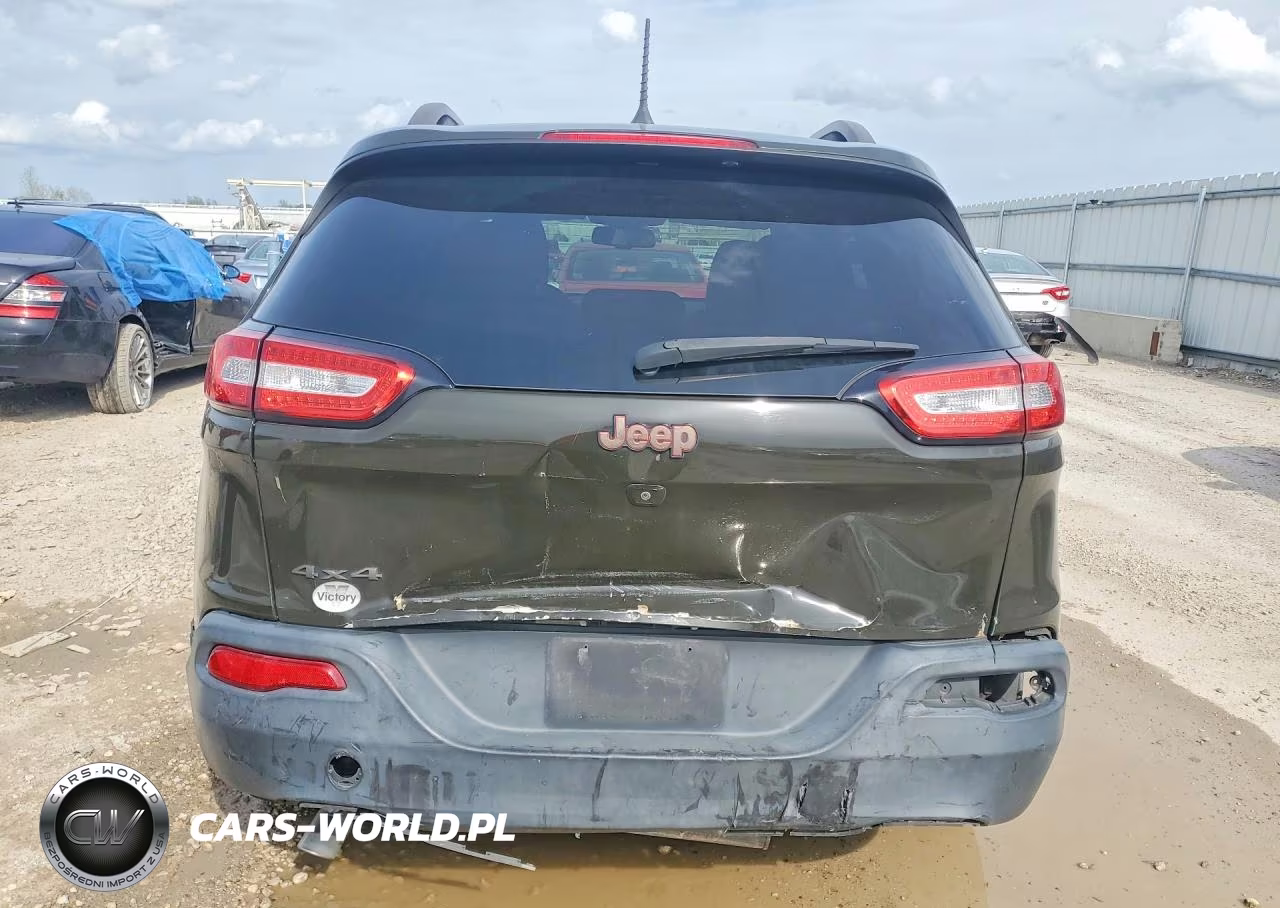 2016 Jeep Cherokee Latitude VIN:1C4PJMCB1GW300539 - 6