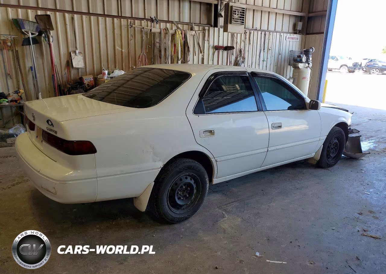 1999 Toyota Camry Le VIN:4T1BG22K8XU916468 - 3