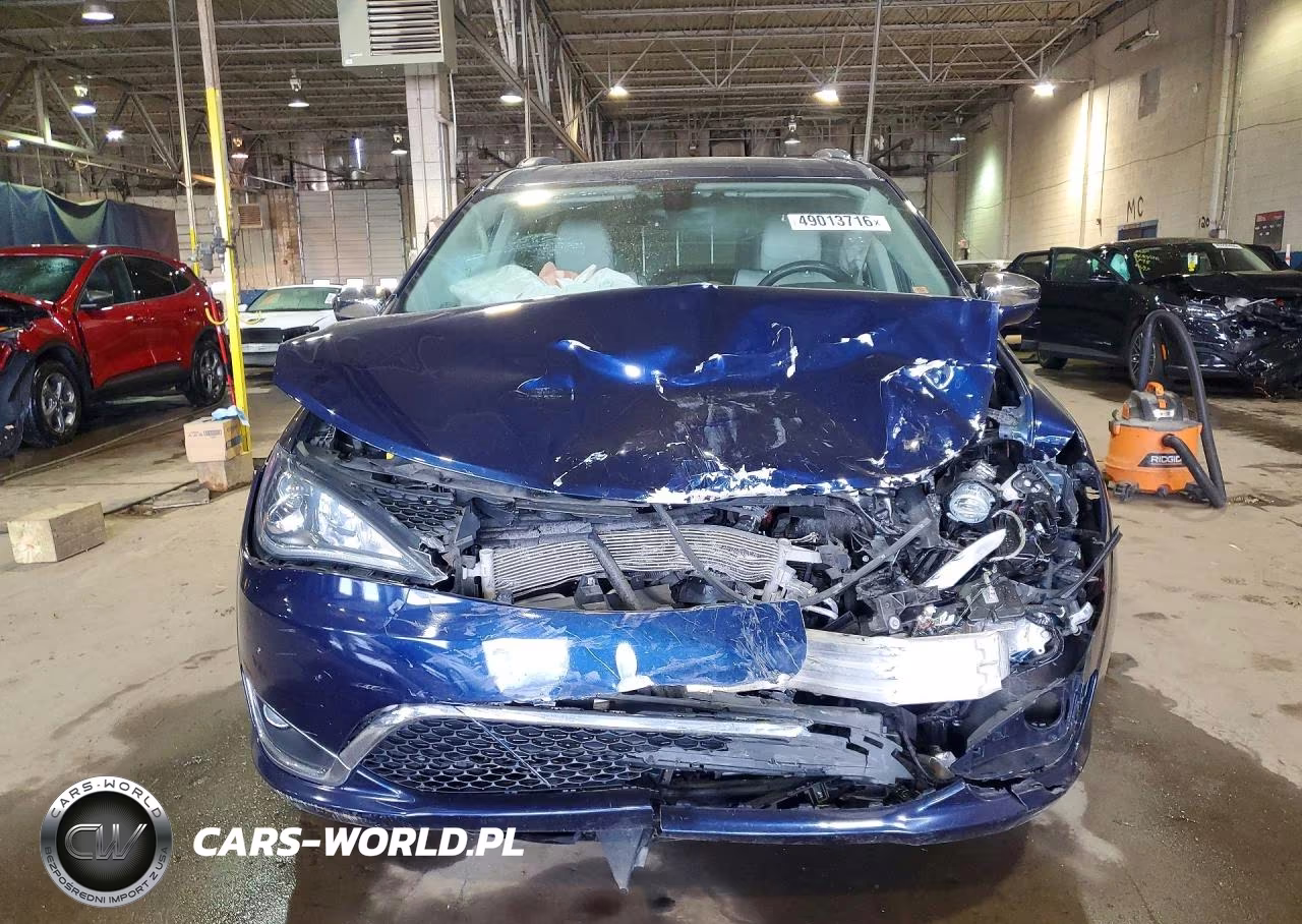 2019 Chrysler Pacifica Limited VIN:2C4RC1GG0KR679039 - 5