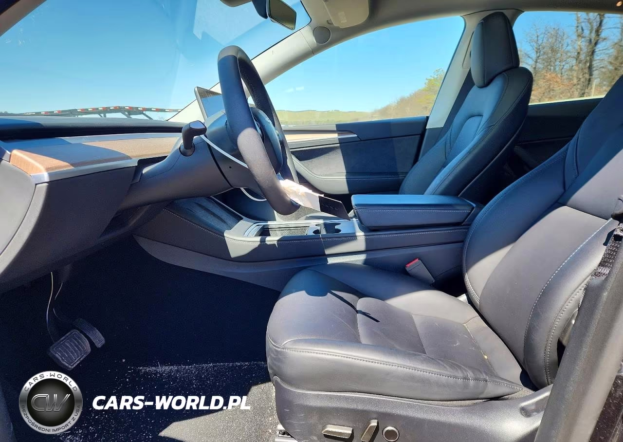 2024 Tesla Model Y VIN:7SAYGDED6RF211836 - 7