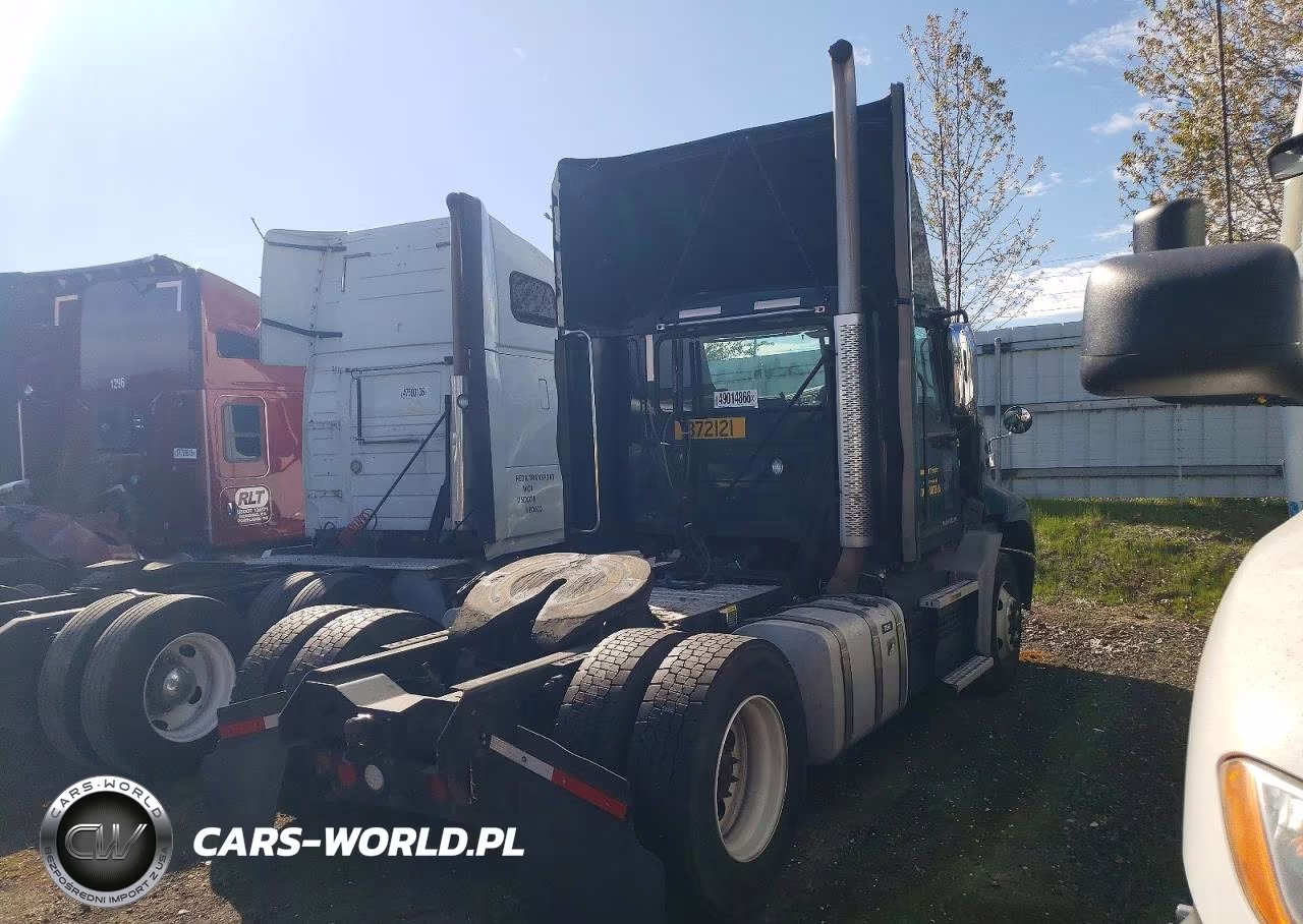 2018 Mack Cxu612 Semi Truck VIN:1M1AW01X5JM010452 - 4