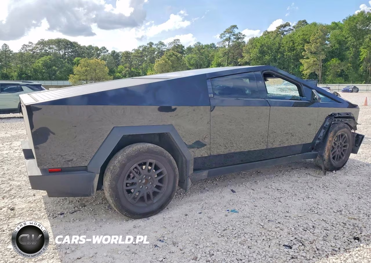 2025 Tesla Cybertruck VIN:7G2CEHED2SA066069 - 3