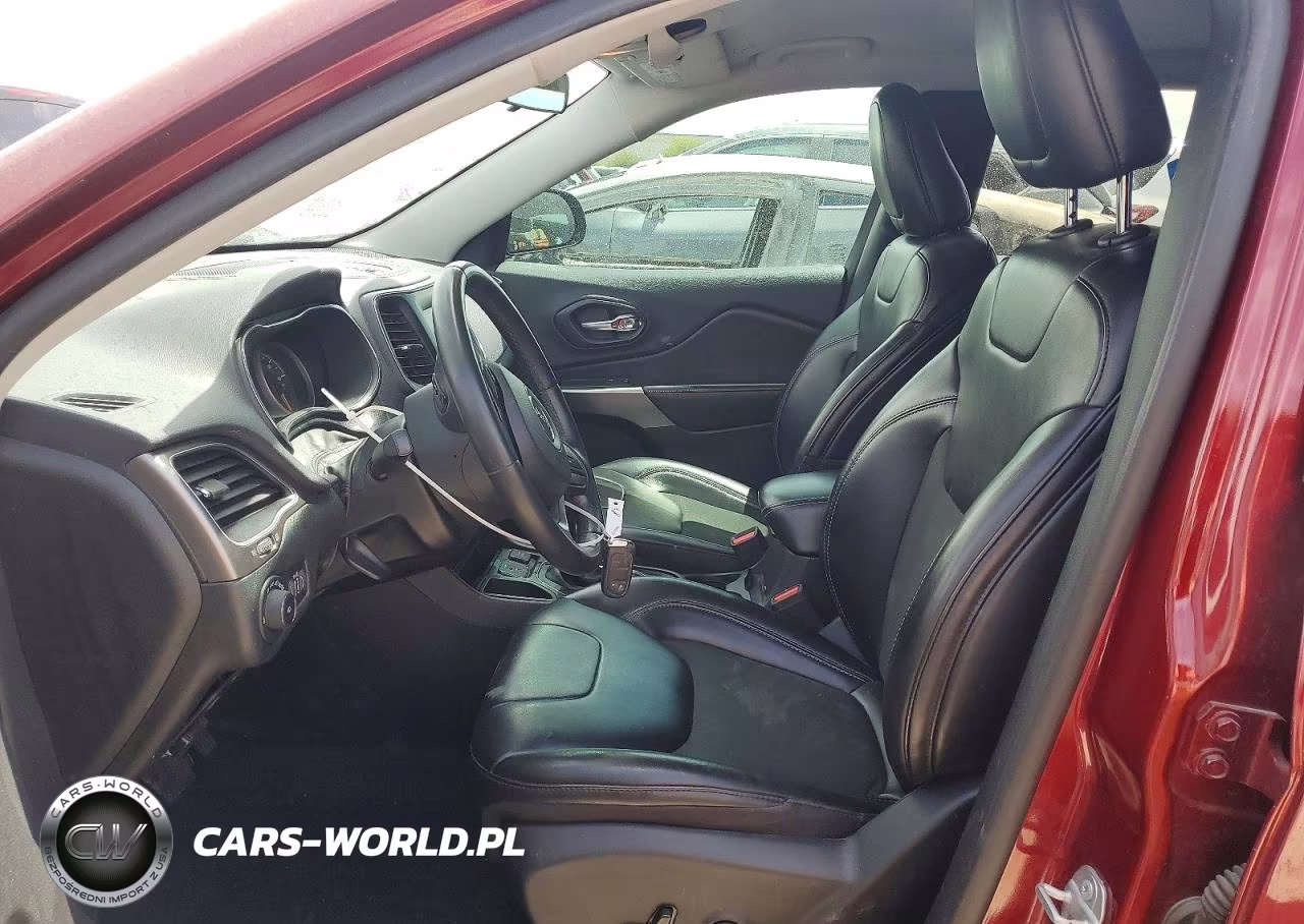 2019 Jeep Cherokee Latitude Plus VIN:1C4PJLLB7KD486196 - 7