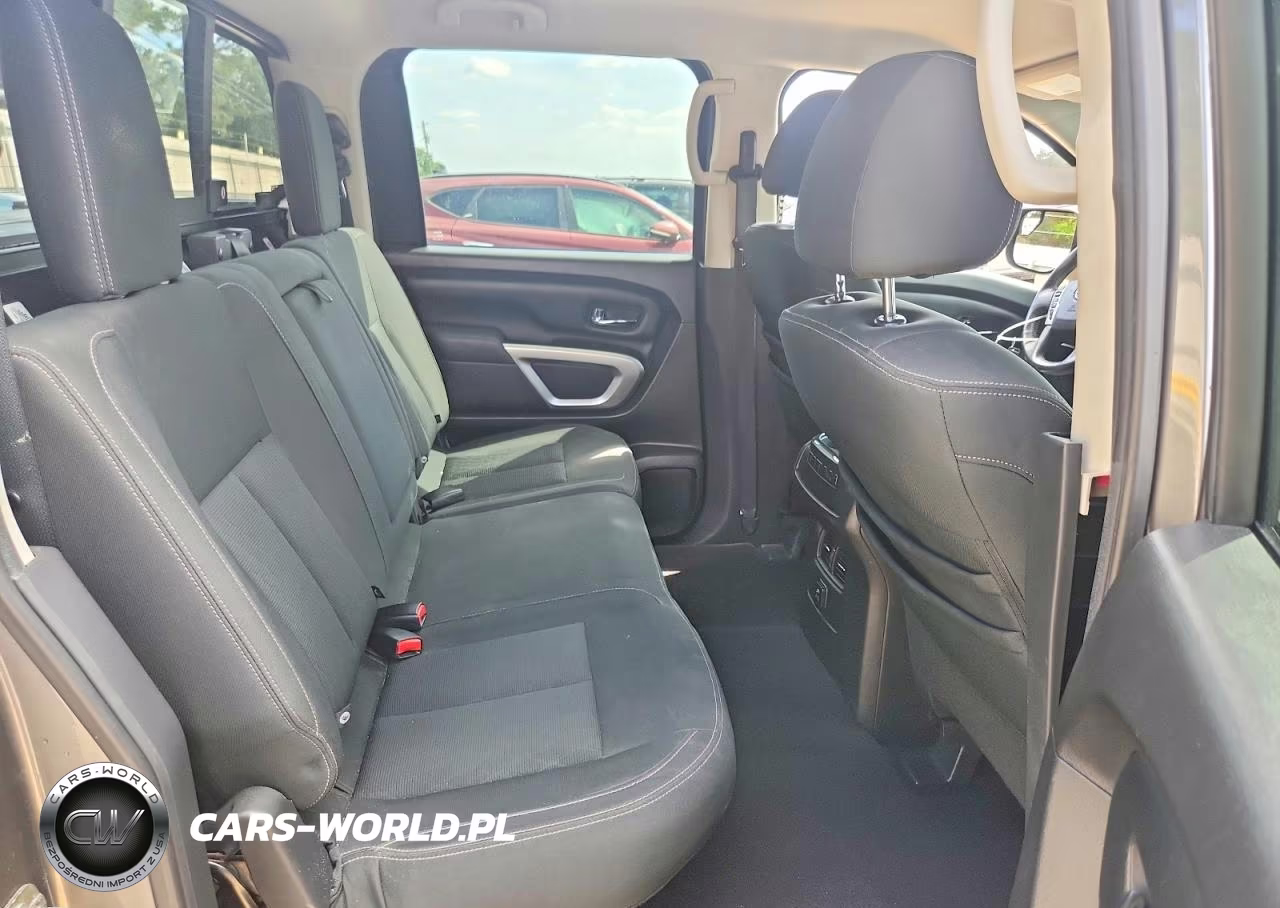 2017 Nissan Titan S VIN:1N6AA1E60HN570869 - 10