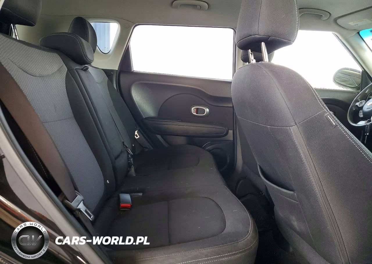 2018 Kia Soul + VIN:KNDJP3A5XJ7890981 - 10