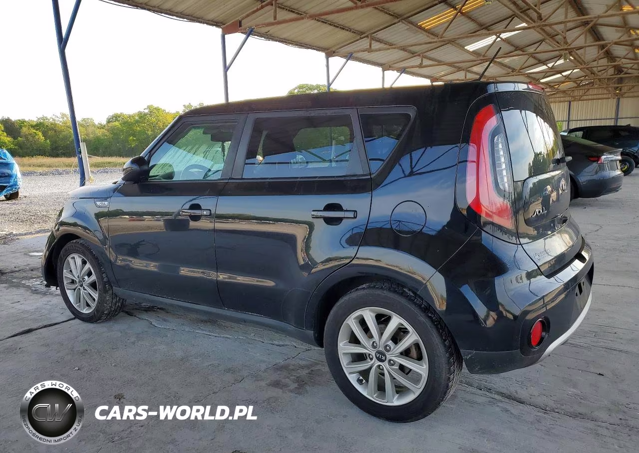 2018 Kia Soul + VIN:KNDJP3A5XJ7890981 - 2