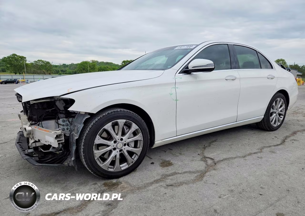 2017 Mercedes-Benz E 300 – zdjęcie 1 z 13