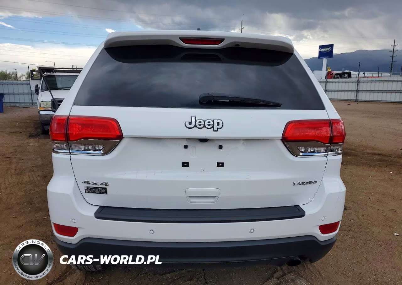 2017 Jeep Grand Cherokee Laredo VIN:1C4RJFAG9HC682339 - 6