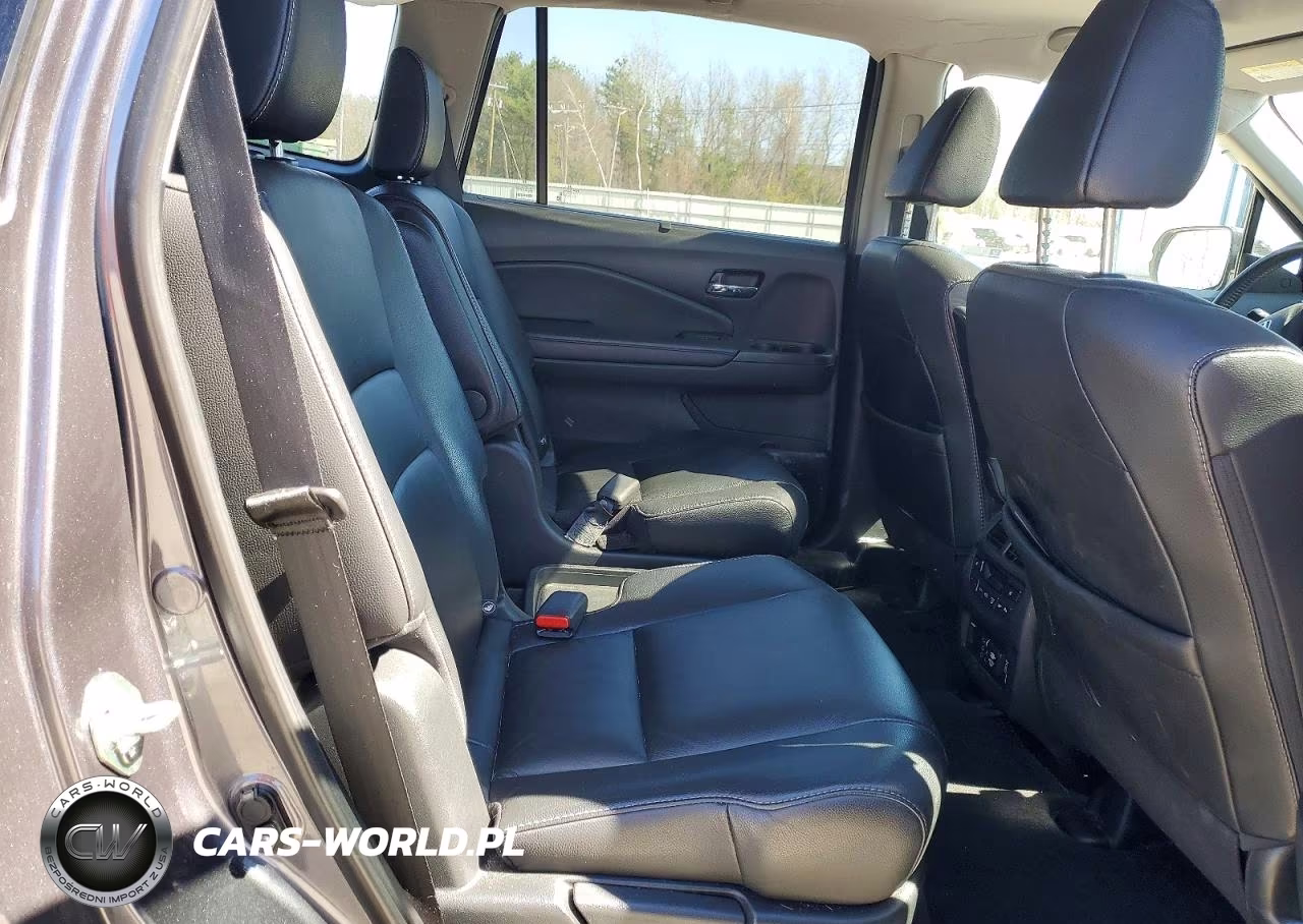2019 Honda Pilot Touring VIN:5FNYF6H66KB010775 - 11