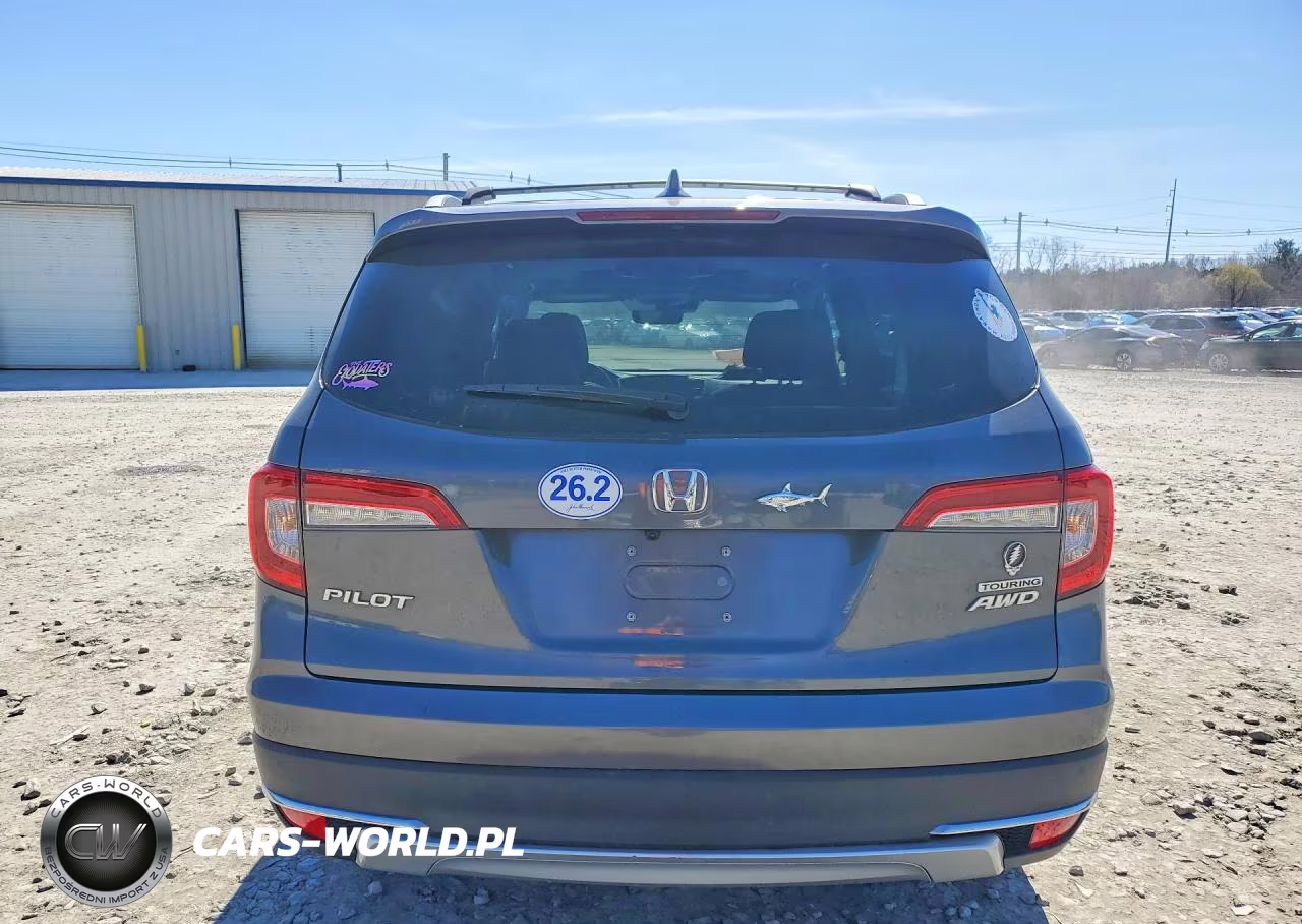 2019 Honda Pilot Touring VIN:5FNYF6H66KB010775 - 6