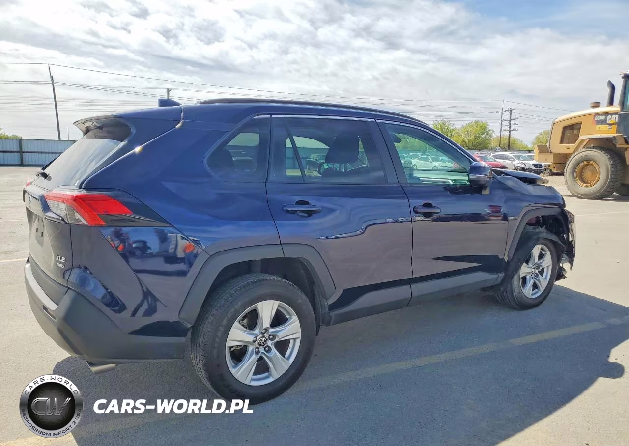 2021 Toyota Rav4 Xle VIN:2T3P1RFV9MW204753 - 3